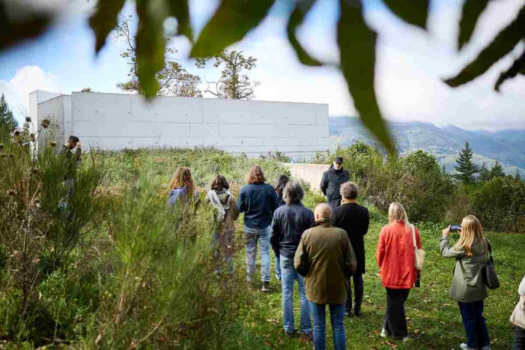 OCA Oasy Contemporary Art and Architecture riapre al pubblico con Arne Quinze